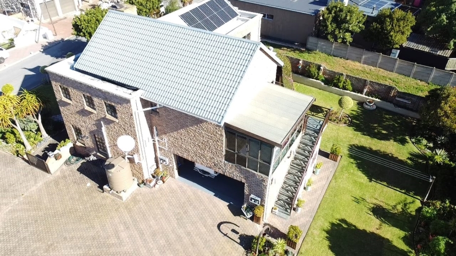 5 Bedroom Property for Sale in Stilbaai Wes Western Cape